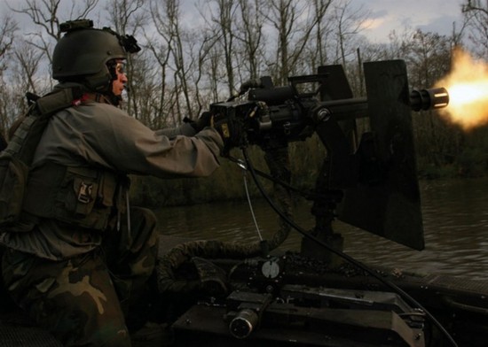 美军火神炮:射速每分可达6000发 为世界最快