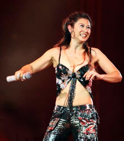 揭秘九大嫁入豪门女星红杏出墙的难言苦衷