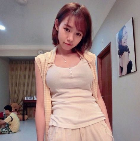 <em>25岁马来妹网络爆红</em> 甜美脸庞身材纤细被赞最