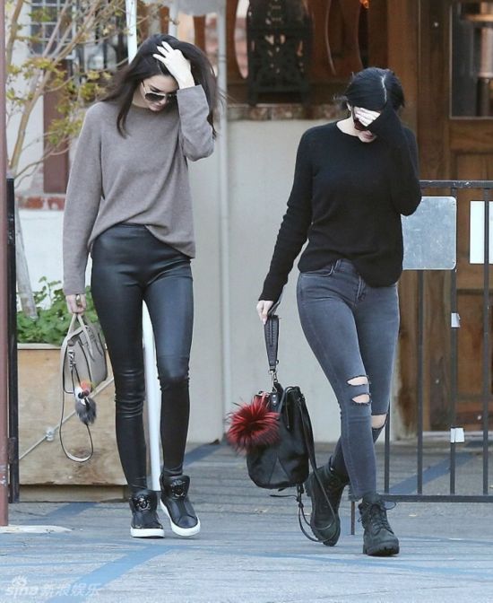 基因没错! 卡戴珊美艳两小妹丰满搭骨感--河南