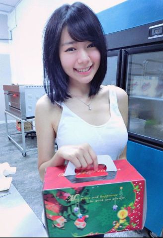 <em>25岁马来妹网络爆红</em> 甜美脸庞身材纤细被赞最