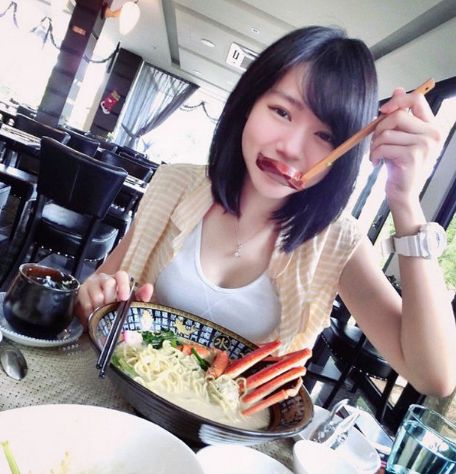 <em>25岁马来妹网络爆红</em> 甜美脸庞身材纤细被赞最