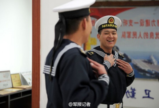 海军男初级士官将著水兵服