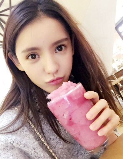 王思聪正牌女友张予曦曝光 似angelababy和泷泽萝拉合体