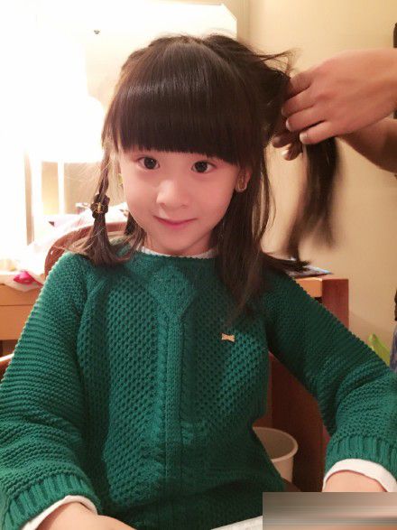 老爸盘发哪家强?田亮王岳伦陆毅pk为女儿盘发