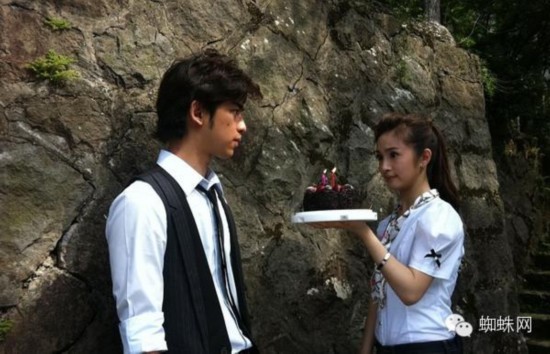 男神学生装:金秀贤陈赫赵又廷谁最土 黄晓明张