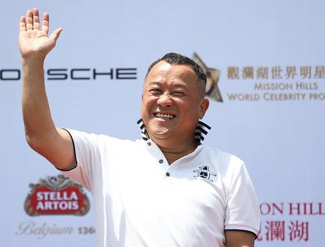 曾志伟带全家飞日本度假 小儿媳妇抱怨坐经济