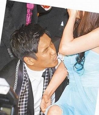 成人奶妈网站组织卖淫被警方捣毁