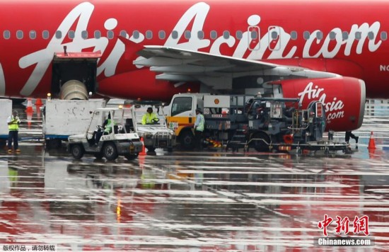 亚航仍使用失联客机航班号\/组图