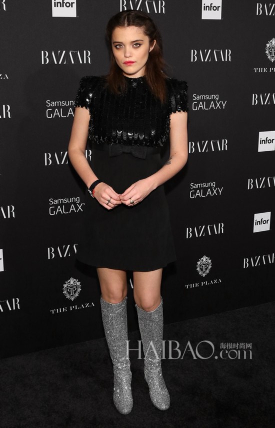˹ (Sky Ferreira) ʥ (Saint Laurent) ƬװκɫëȹɫƬbarbiesѥŦԼHarper's Bazaar  presents Icons̺