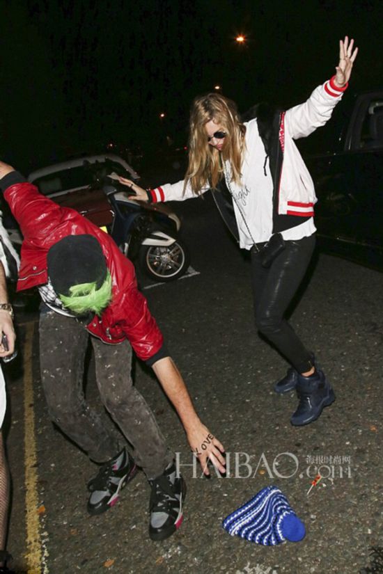 ʱ1030գKate Moss׶سףʥڣǲе죿ûŮCosľԼġӰˡCara Delevingne