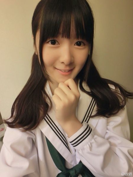 徐娇学生装