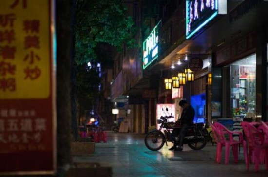 东莞留守小姐只接熟客出台价上千 图揭2014十