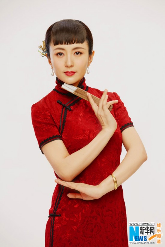 杨童舒新年曝光写真昆明红旗袍尽显古典东方哪里床有中国卖情趣图片