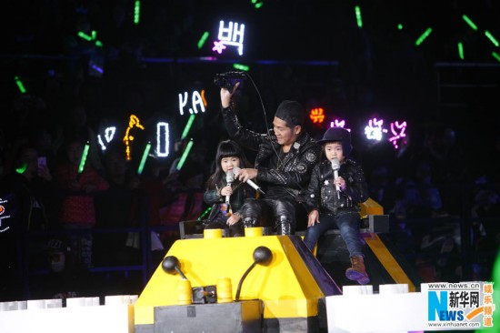 杨幂刘恺威甜蜜跨年杨钰莹现身EXO齐亮相(图