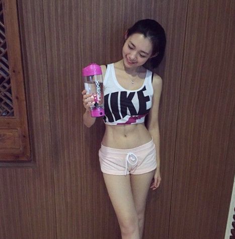 <em>25岁马来妹网络爆红</em> 甜美脸庞身材纤细被赞最