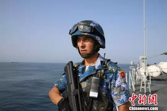 海军陆战队第一名新疆兵护航亚丁湾