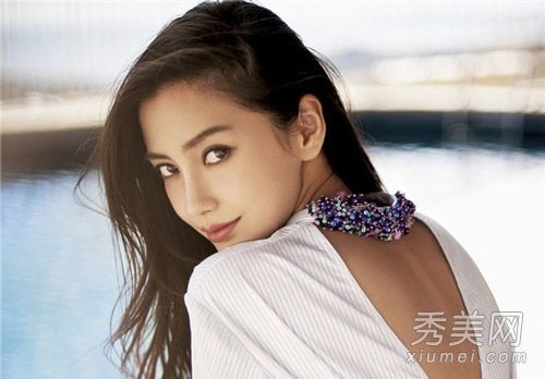 女星素颜照曝光：angelababy倪妮变路人邓紫棋年轻就是资本