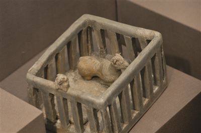 Ϸ