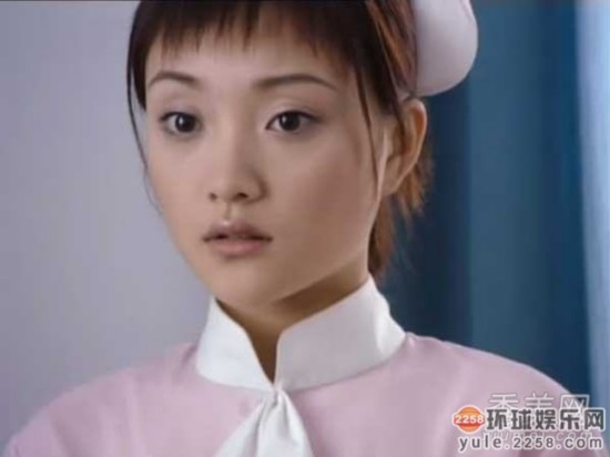 杨幂水桶脸变锥子脸林志玲脸僵硬 女星整容失