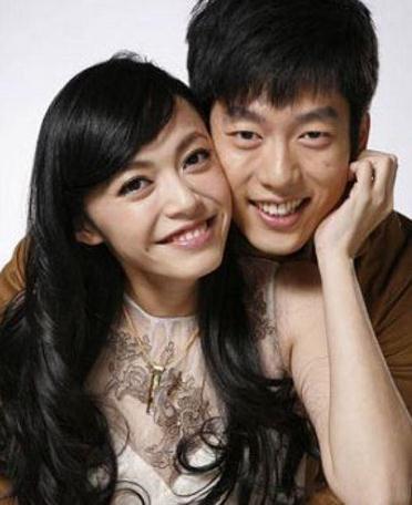 奶茶妹妹删微博疑似情变 曾被看好后决裂爱情