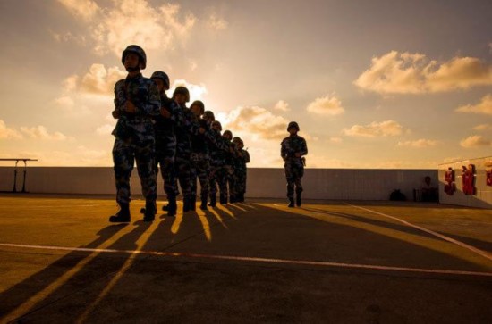 外军曾中秋夜袭扰南沙岛礁 解放军射击警告(图