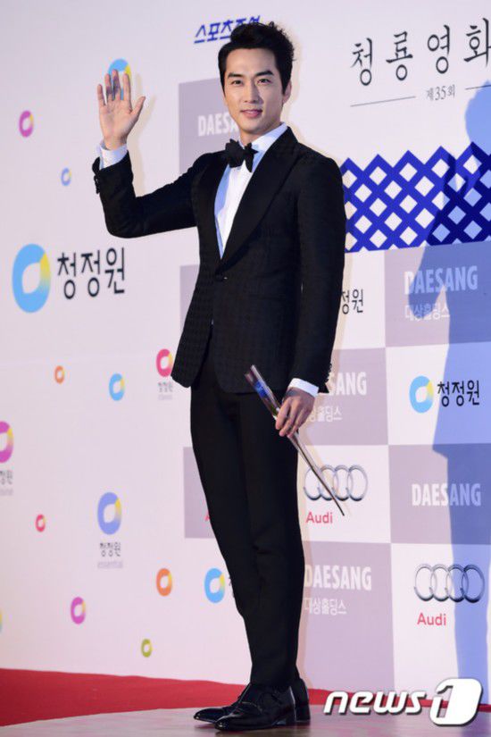 EXO金秀贤郑容和李钟硕金宇彬刘在石 韩国西