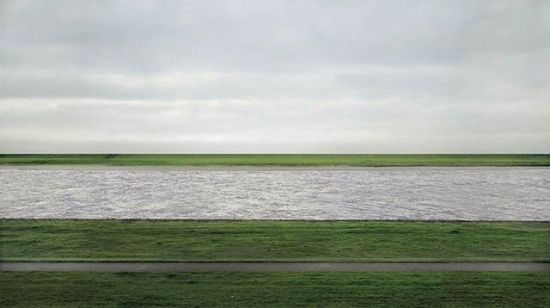 Rhein IIӶţӰAndreas Gursky1999430Ԫ ͼƬԴй