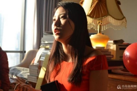 青岛21岁<em>美女</em>老板奖员工4辆宝马--陕西频道--人