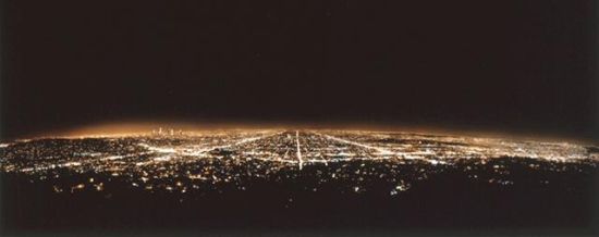 Los Angeles(ɼ)ӰAndreas Gursky(1998)290Ԫ ͼƬԴй