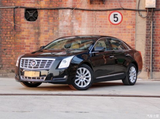 XTS 2015 28T 