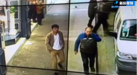 福建男子持刀砍人致9人伤路人四处逃生监控记