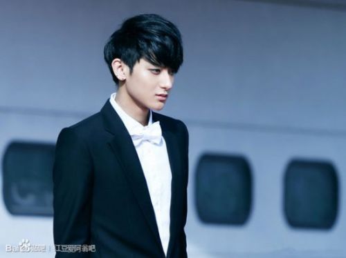 刘诗诗杨幂宋茜鹿晗吴亦凡 男神女神侧脸挑战