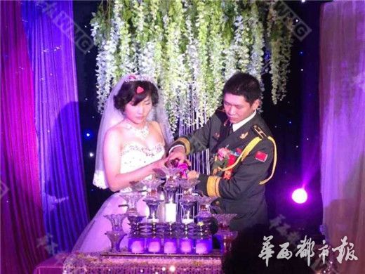 <em>女特警</em>手撕脸盆 <em>视频</em>火遍网络 网友:川妹儿惹不