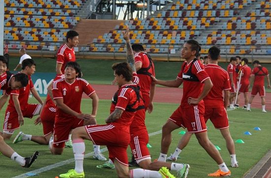 国足首战阵型用4141 看完沙特比赛记者心虚