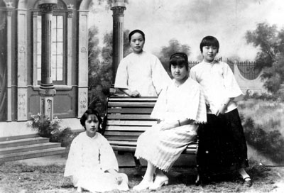 1924�꣬�ż��Ľ��ú�Ӱ����һ���ʺͣ���һ��Ԫ�ͣ�