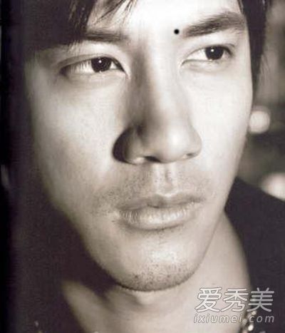 命理:严重影响男人财富的10种痣相
