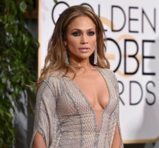 金球奖红毯一线女星红毯拼性感 衣着火辣(图)