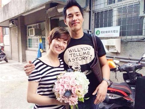 大S前任蓝正龙当爸爸了爱妻周幼婷怀孕3个月
