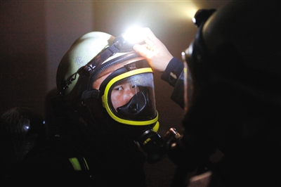 哈尔滨大火救援指挥官:救火受行政命令干扰(图