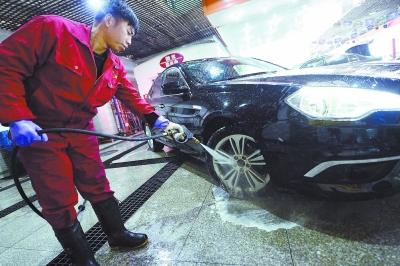 探访再生水循环洗车行:15吨再生水用出100吨