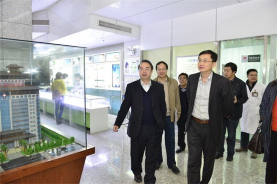 辽宁中医药大学附属医院领导一行到一附院参观