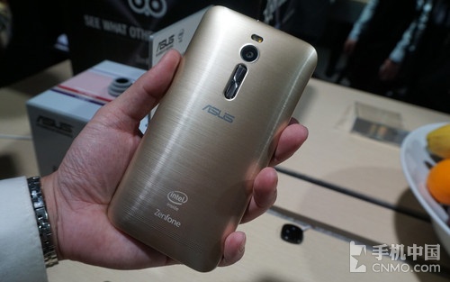 4GB運存/3X光變 華碩發布兩款新ZenFone 