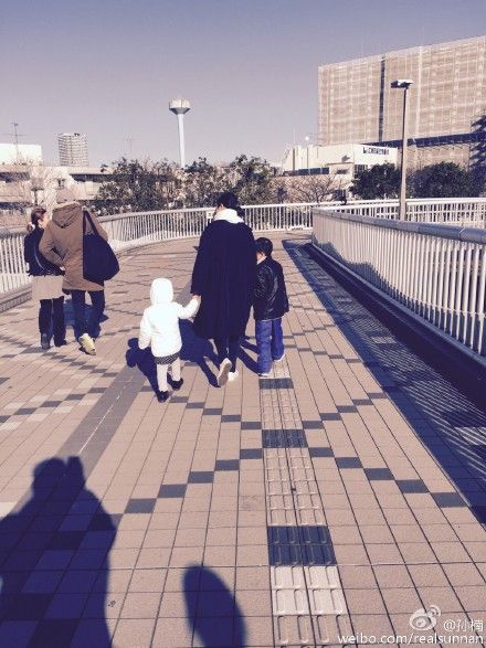 孙楠豪宅曝光儿女双双入镜 网友大喊：快带俩孩子上《爸爸》!