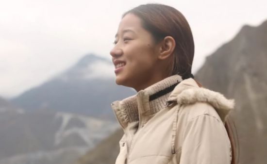 汶川女孩杨冰心顺利晋级《灰姑娘》 痛哭回应