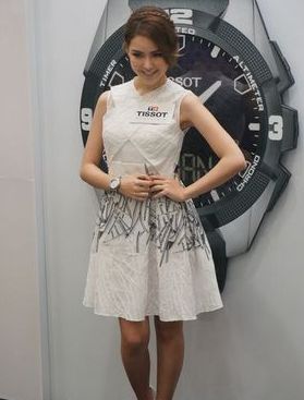 周杰伦未婚妻昆凌:婚礼请50人 会在教堂举办