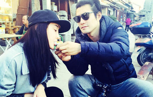 严屹宽与妻子杜若溪同游云南 网友点赞:好恩爱