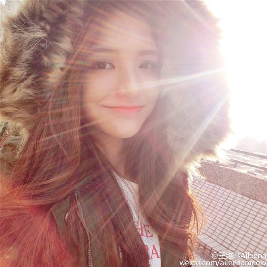 武大校花王维琳海量私照 长腿细腰被誉混血女