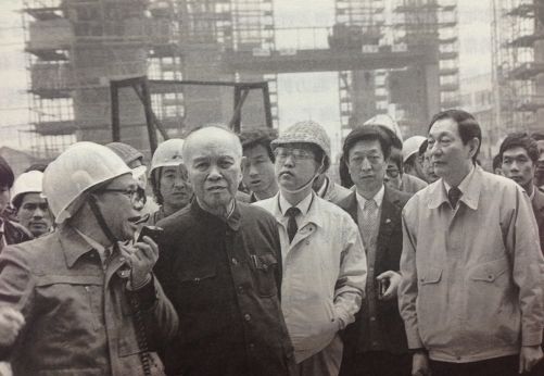1990年中日经济_1990年在莫斯科参加中美经济体制改革研讨会-李京文 数字托起千秋功...