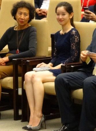 邓紫棋健身照惹林宥嘉关注 <em>奶茶妹妹新欢</em>张珈